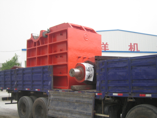 顎式破碎機設備發(fā)貨現(xiàn)場