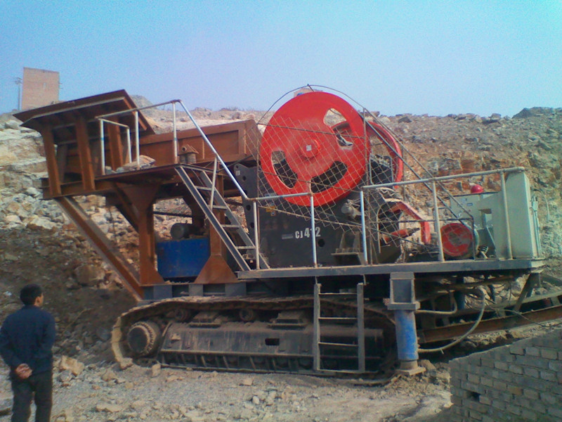 石料破碎機生產(chǎn)現(xiàn)場